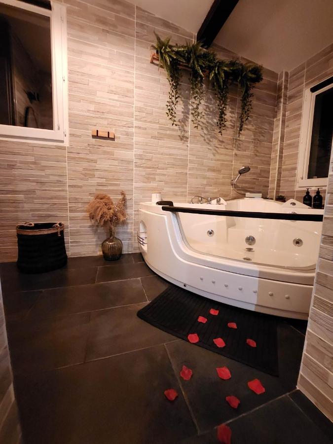 קוז'-לה-פה A L'Oree Des Pins - Gite Et Spa De 30 M2- Home Cinema Et Massage En Sup מראה חיצוני תמונה